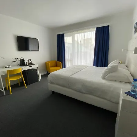 Avenue 3*