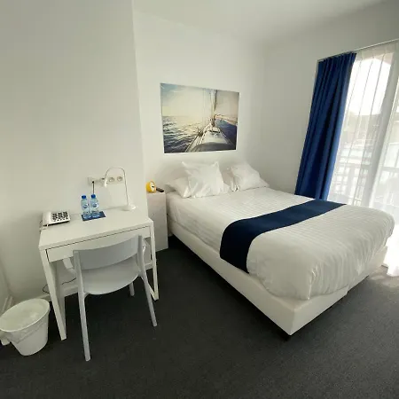 Avenue Hotel