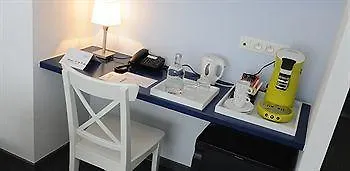 Avenue Hotel