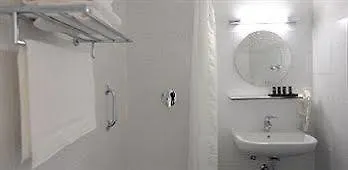 Avenue Hotel 3*